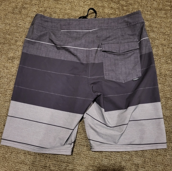 Mens Oneill board shorts size 32 - Picture 3 of 3